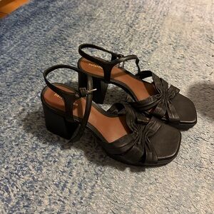NWOT Reformation Maize Platform Sandal, Size 6 in Black